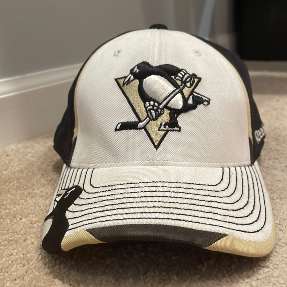 Reebok Pittsburgh Penguins official NHL hat